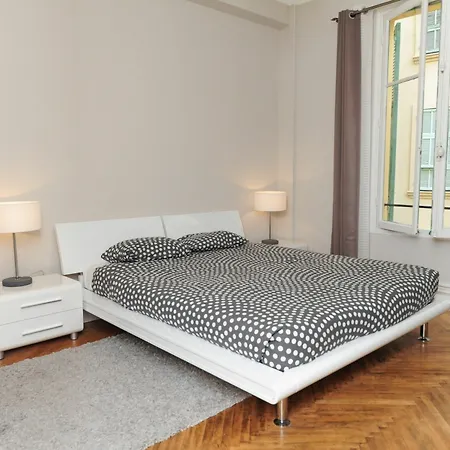 Charme Italien Five Stars House Ницца